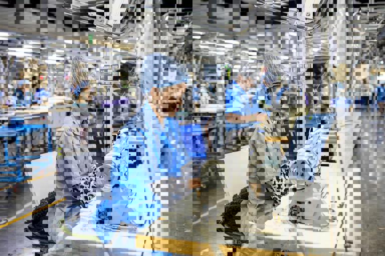 Industria tessile investe nell’intelligenza artificiale per rilanciare la produzione